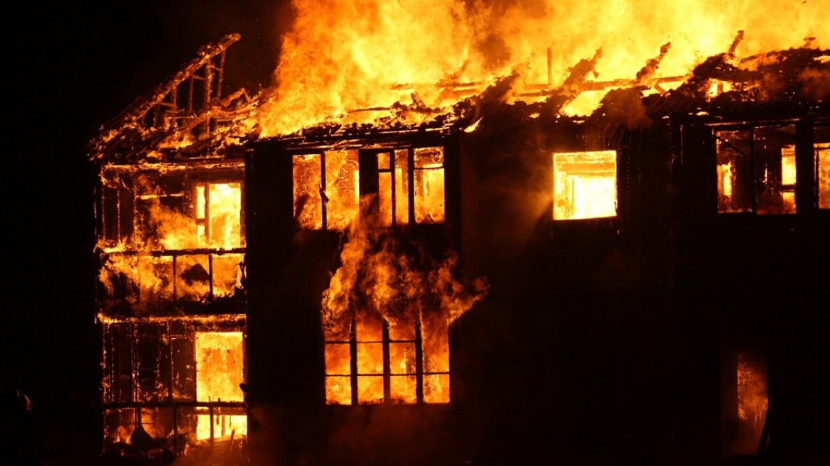 Ελβετία: Μεγάλη φωτιά σε αγρόκτημα, σκοτώθηκαν περισσότερες από 500 αγελάδες και μοσχάρια, αγνοείται ένα άτομα