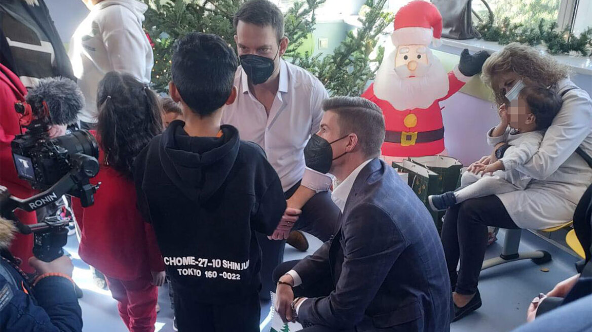 Κασσελάκης από το Παίδων: Ιερή ευθύνη όλων μας να βοηθήσουμε τους πιο αδύναμους συμπολίτες μας