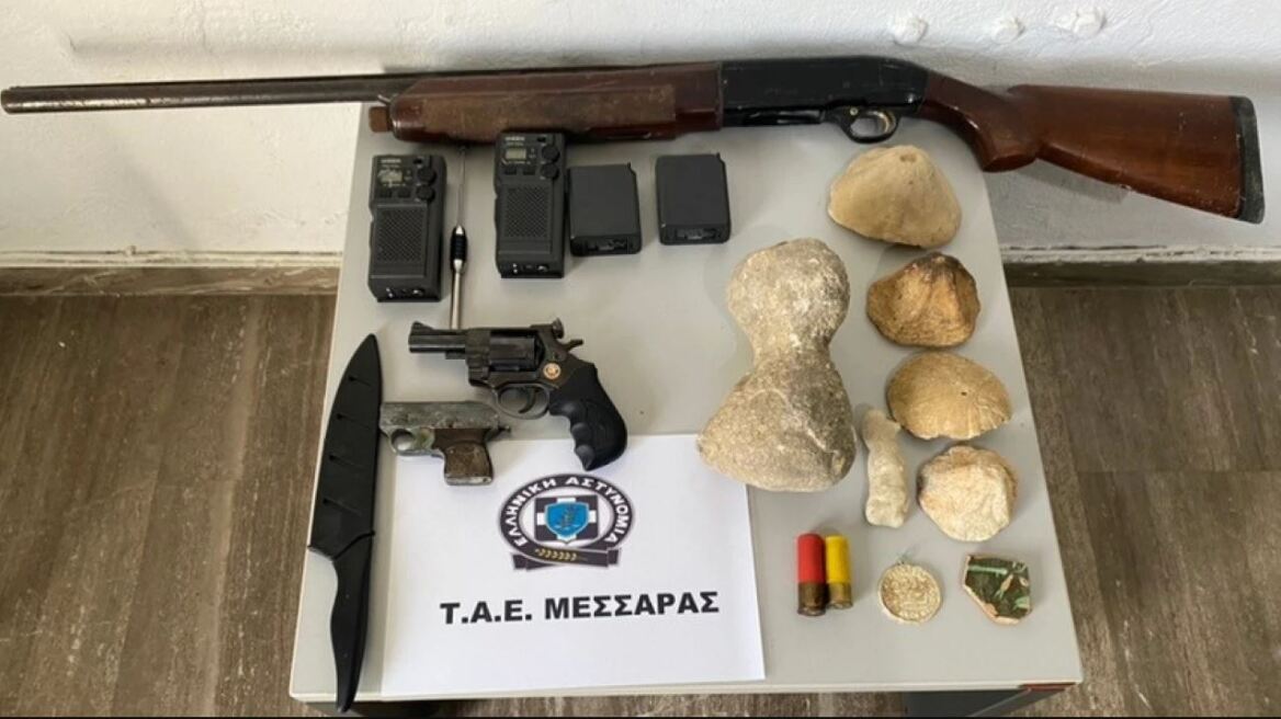 Αρχαία και πυροβόλα όπλα σε σπίτι στο Ηράκλειο