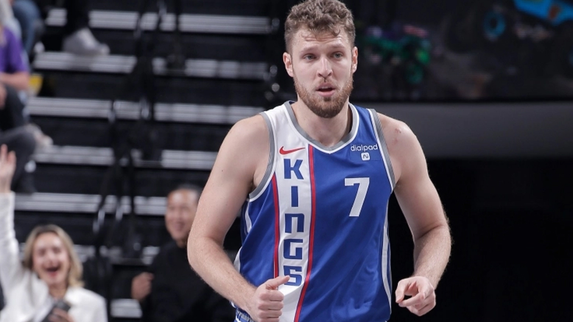 Κινγκς - Σανς 120-105: Υπέταξε Ντουράντ-Μπούκερ το Σακραμέντο, χαμηλή συγκομιδή για Βεζένκοφ - Δείτε βίντεο