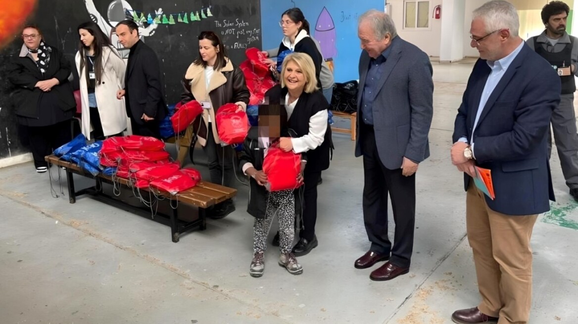 Χριστούγεννα στη Θήβα με τα «παιδιά του πολέμου» για τη Σοφία Βούλτεψη