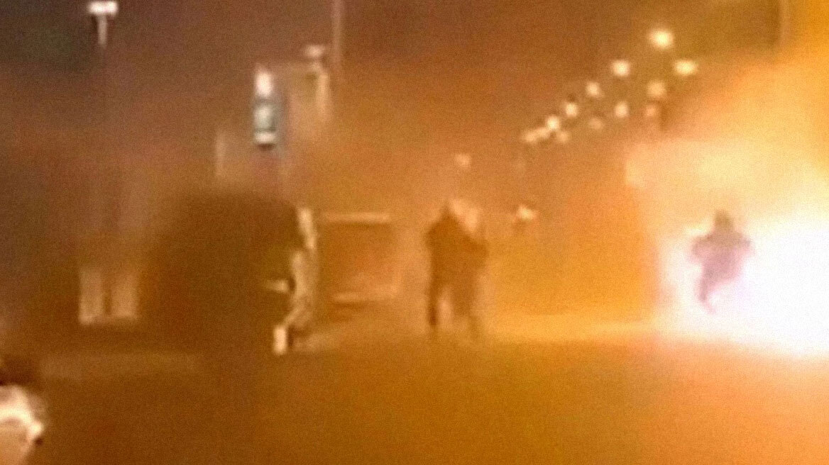 Επεισόδια στου Ρέντη: Στο μικροσκόπιο τρεις χούλιγκαν που είχαν τα «κλειδιά» της αποθήκης με τις φωτοβολίδες και τις μολότοφ