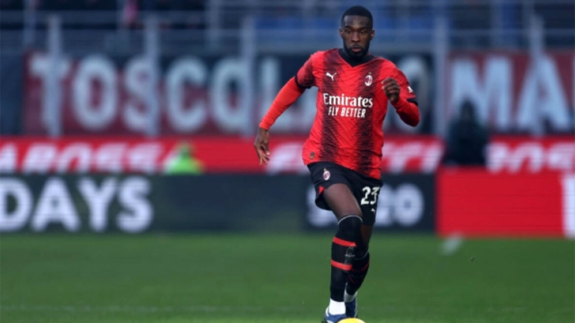 Μίλαν: Έμεινε με ένα στόπερ, «νοκ άουτ» για δυο μήνες ο Τομόρι