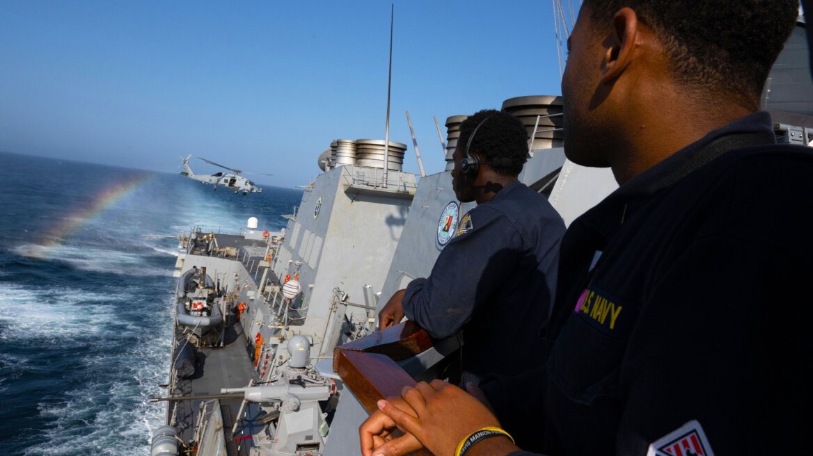 Υεμένη: Επί 10 ώρες την Τρίτη οι ΗΠΑ απέκρουαν επιθέσεις των Χούτι κατά πλοίων στην Ερυθρά Θάλασσα