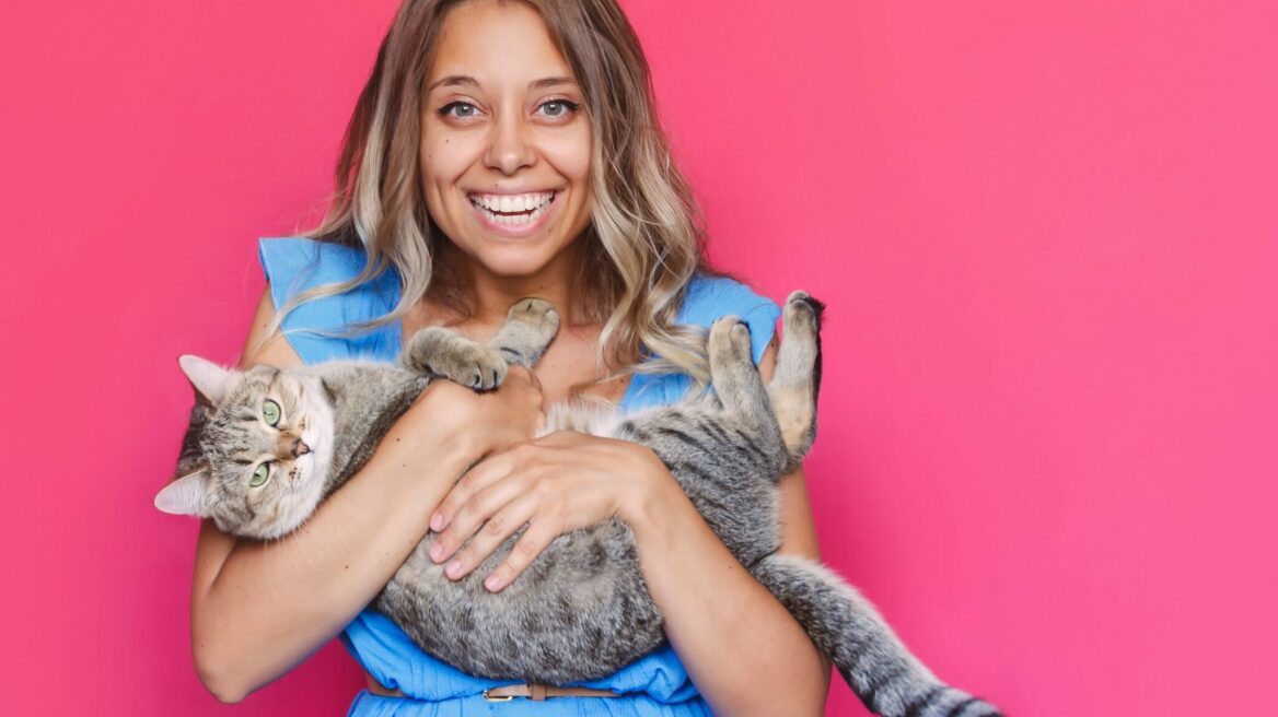 Προτιμάτε τις γάτες από τους σκύλους; 6 πράγματα που λέει αυτό για το χαρακτήρα σας