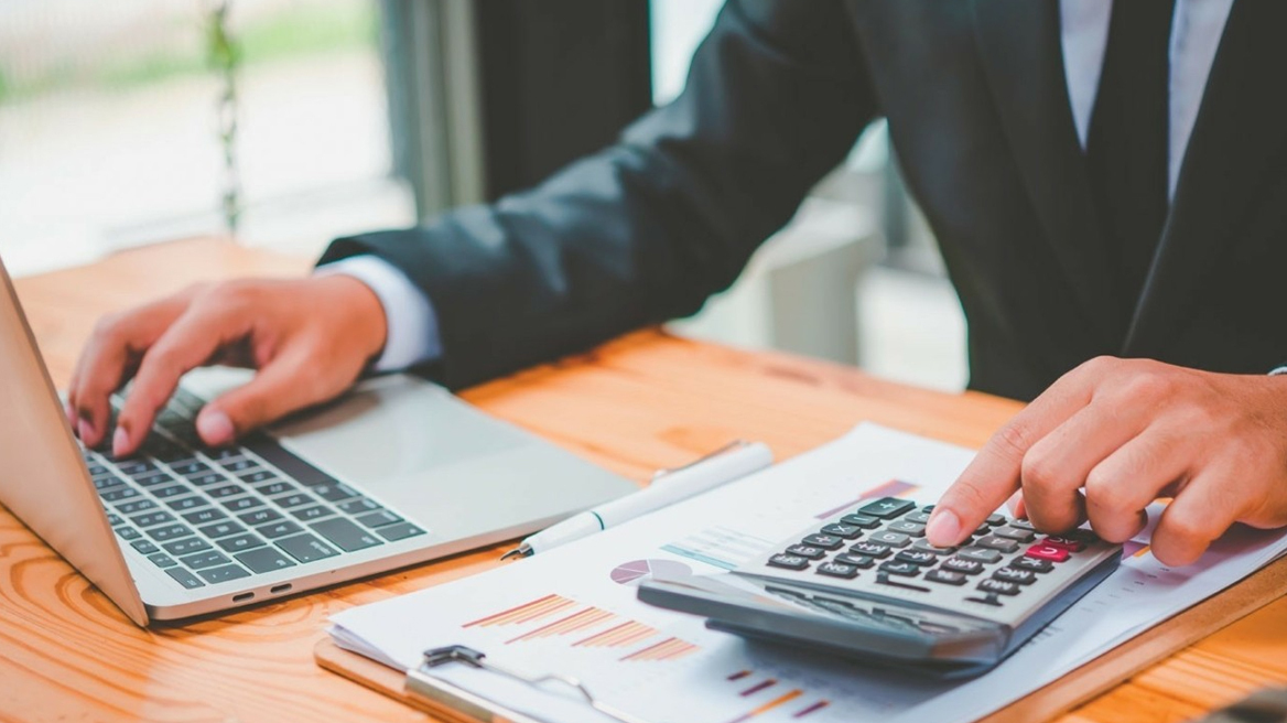 Μεγάλη «φυγή» 12 δισ. ευρώ από τις απλές καταθέσεις