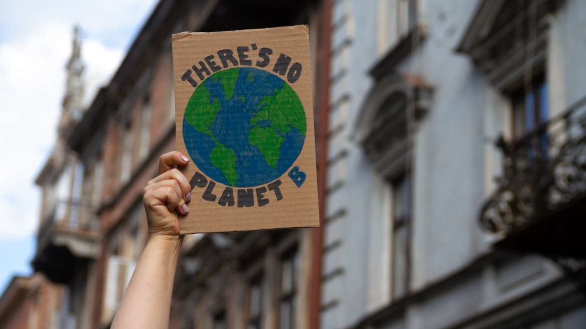 Κλιματική κρίση και πόλεμοι σημάδεψαν τη χρονιά που φεύγει