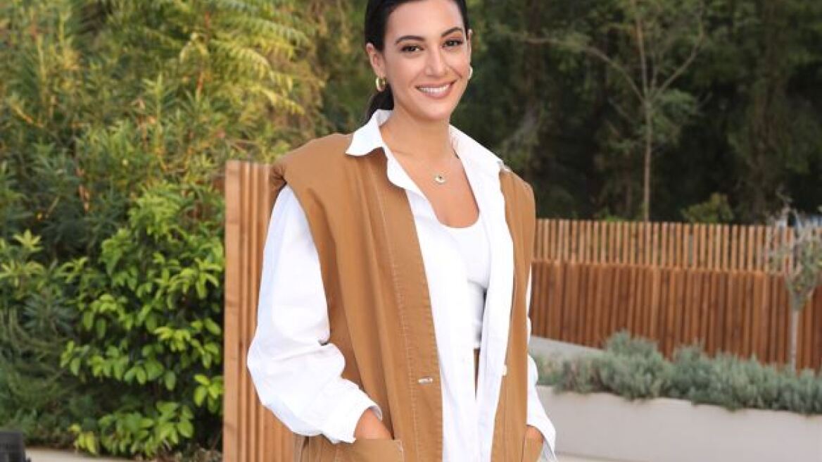 H Ευγενία Σαμαρά σε σπάνια έξοδο με τη μητέρα της