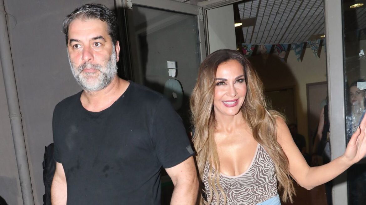 Δέσποινα Βανδή: Η φωτογραφία με τον Βασίλη Μπισμπίκη στην Αγγλία - Μόνο αγάπη, γράφει η τραγουδίστρια