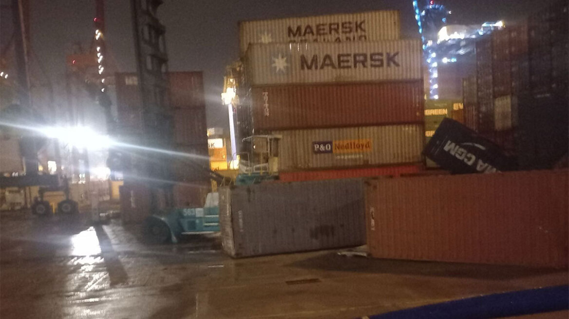 Πέραμα: Κοντέινερ έπεσε πάνω στην καμπίνα ανυψωτικού οχήματος λόγω των ισχυρών ανέμων