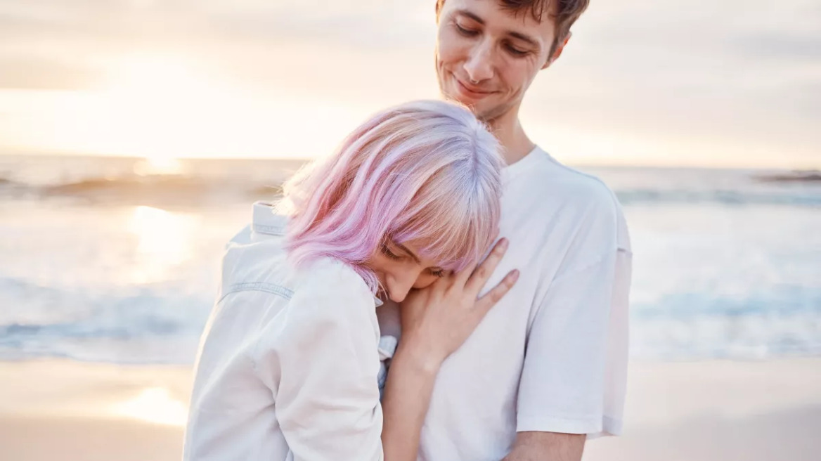 Dating apps: Γιατί η γενιά Ζ γυρίζει την πλάτη στις εφαρμογές και τις ψηφιακές γνωριμίες