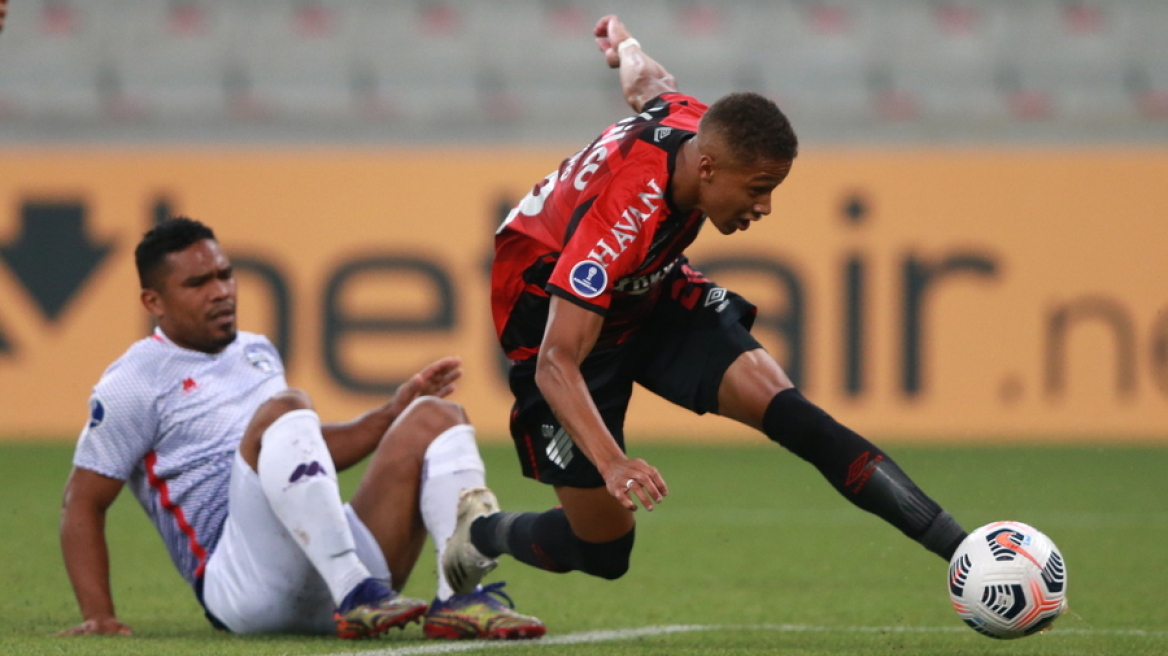 Παναθηναϊκός: Στη λίστα των «πράσινων» για τα στόπερ ο Βίτορ Ούγκο