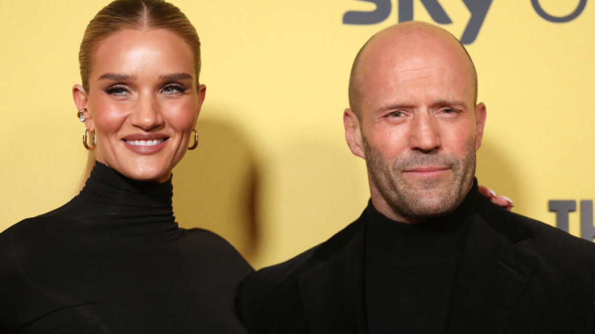 Τζέισον Στέιθαμ και Ρόζι Χάντινγκτον-Γουάτλι: Η κοινή εμφάνιση του ζευγαριού στο Λονδίνο