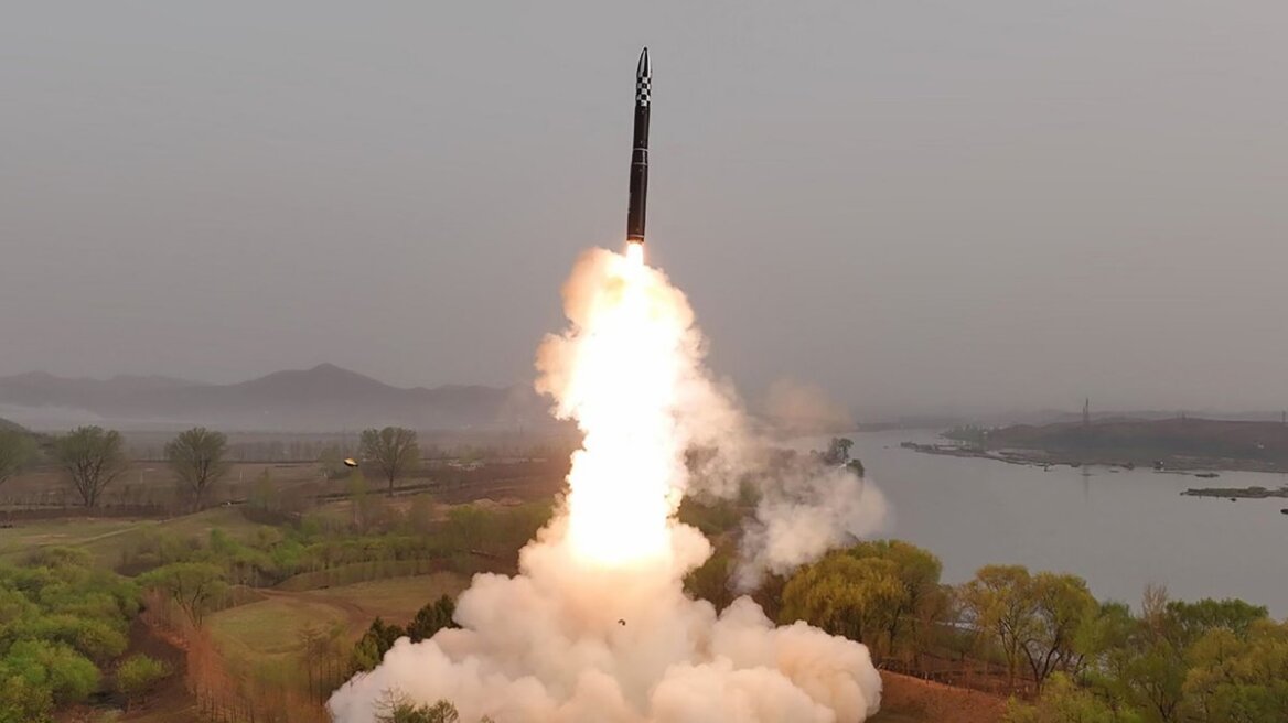 Βόρεια Κορέα: Δοκίμασε νέο τύπο βαλλιστικού πυραύλου - «Καθαρή πρόκληση» λέει η Νότια Κορέα