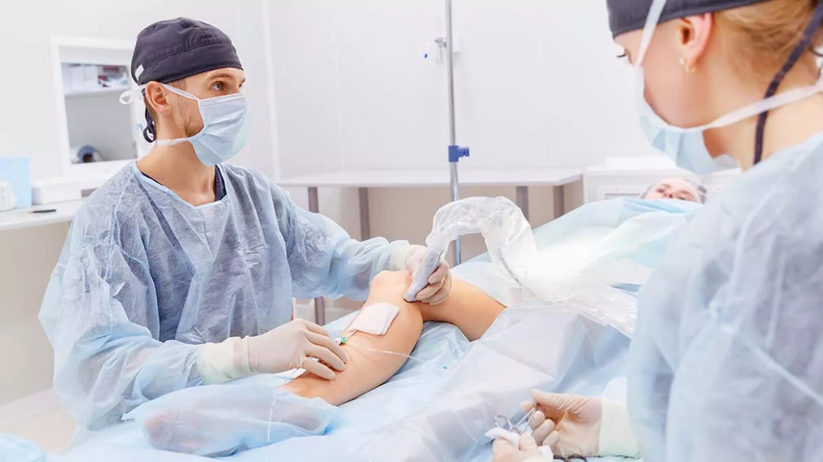 Κιρσοί: Η σύγχρονη αναίμακτη τεχνική Laser που τους θεραπεύει μέσα σε λίγη ώρα