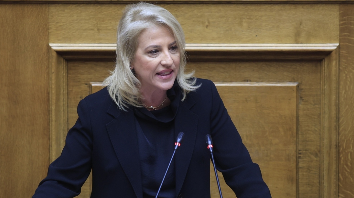 ΣΥΡΙΖΑ - Δούρου: Ζητά από την κυβέρνηση να ασκήσει βέτο στην ενταξιακή πορεία της Β. Μακεδονίας