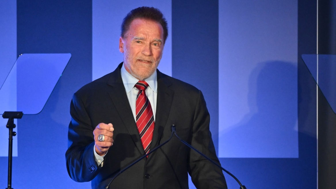 Άρνολντ Σβαρτζενέγκερ: Η απίστευτη περιπέτεια που έζησε σε αεροδρόμιο - «Μια κωμωδία γεμάτη λάθη»