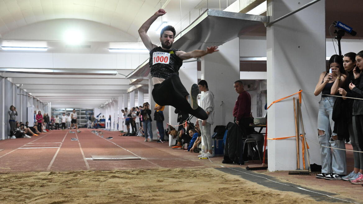 Μίλτος Τεντόγλου: Ποδαρικό στο 2024 με άλμα στα 8.32μ - Βίντεο 