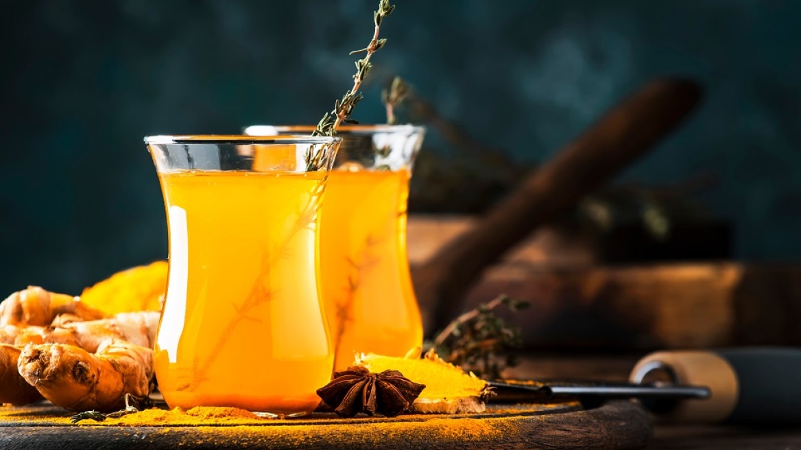 Ζεστό και θρεπτικό τσάι με κουρκουμά, τζίντζερ και εσπεριδοειδή