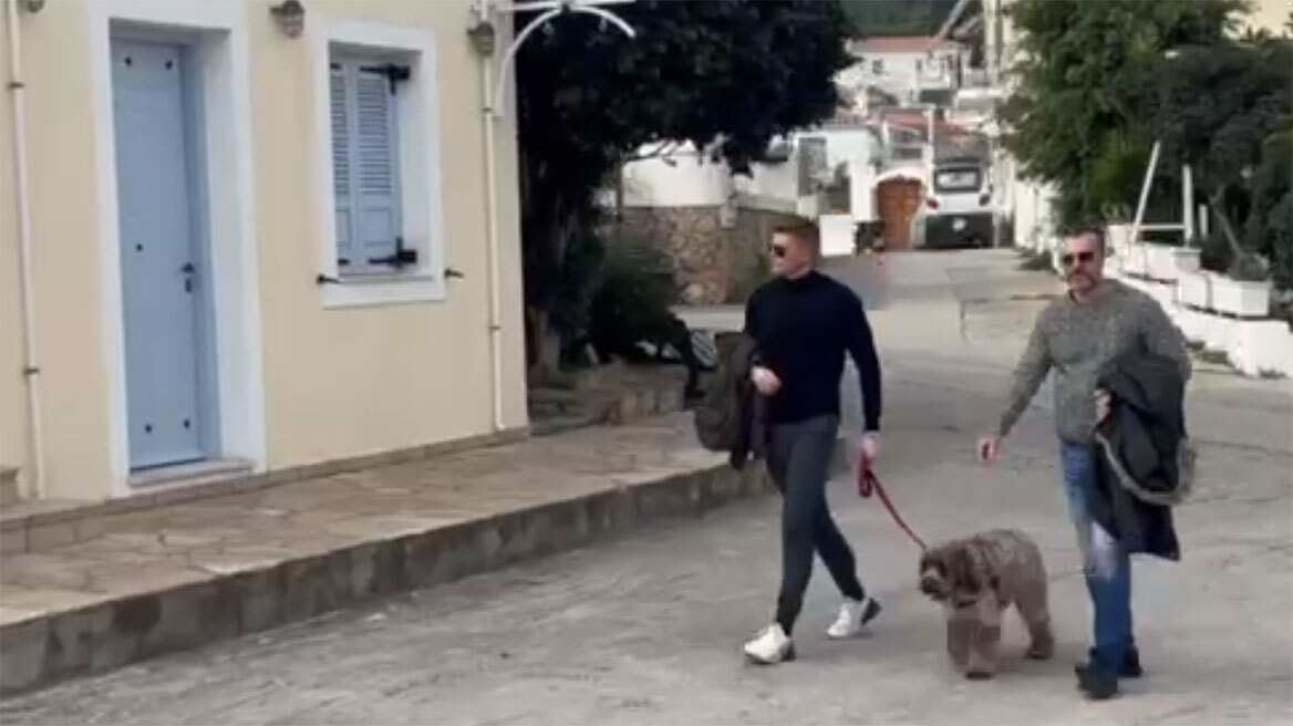 Σπέτσες: Ο Τάιλερ έβγαλε βόλτα τη Φάρλι - Δείτε βίντεο