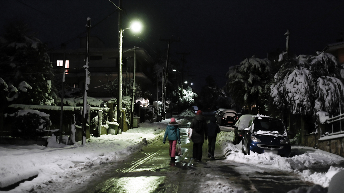 Καιρός: Επιμένουν οι ισχυροί άνεμοι και το τσουχτερό κρύο αύριο Δευτέρα - Πότε φτιάχνει ο καιρός