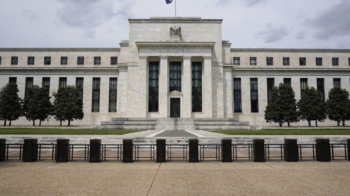 Μείωση των επιτοκίων από τη Fed τον Ιούνιο προβλέπουν οι περισσότεροι οικονομολόγοι