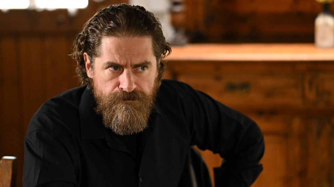 Σασμός: Ο Μαθιός επισκέπτεται τον Βαγγέλη, προσπαθώντας να μάθει την αλήθεια για τα μηνύματα στη Βασιλική