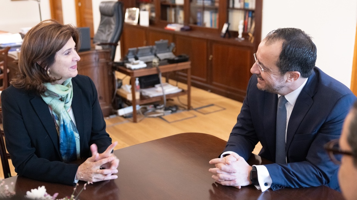 Συνάντηση Χριστοδουλίδη με τη νέα απεσταλμένη του ΓΓ του ΟΗΕ: «Θα κάνω το καλύτερο για την Κύπρο»