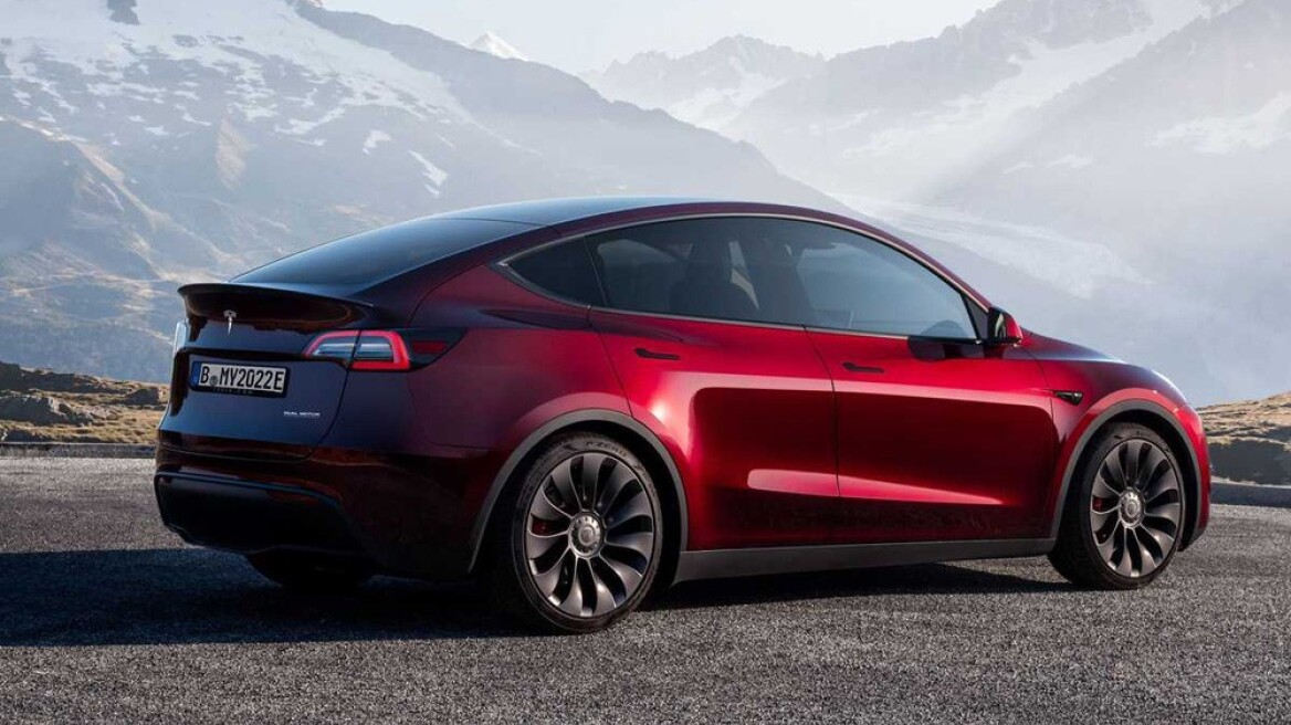 Ελλάδα: Παρήγγειλαν Tesla ακριβότερα και τώρα κοστίζει φθηνότερα...