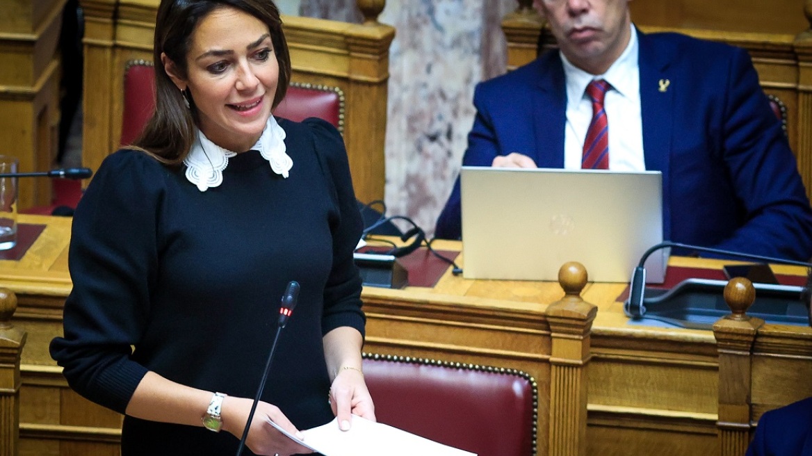 Μιχαηλίδου: Σκοπός να ξεκινήσει η εφαρμογή του νέου κατώτατου μισθού στις αρχές Απριλίου