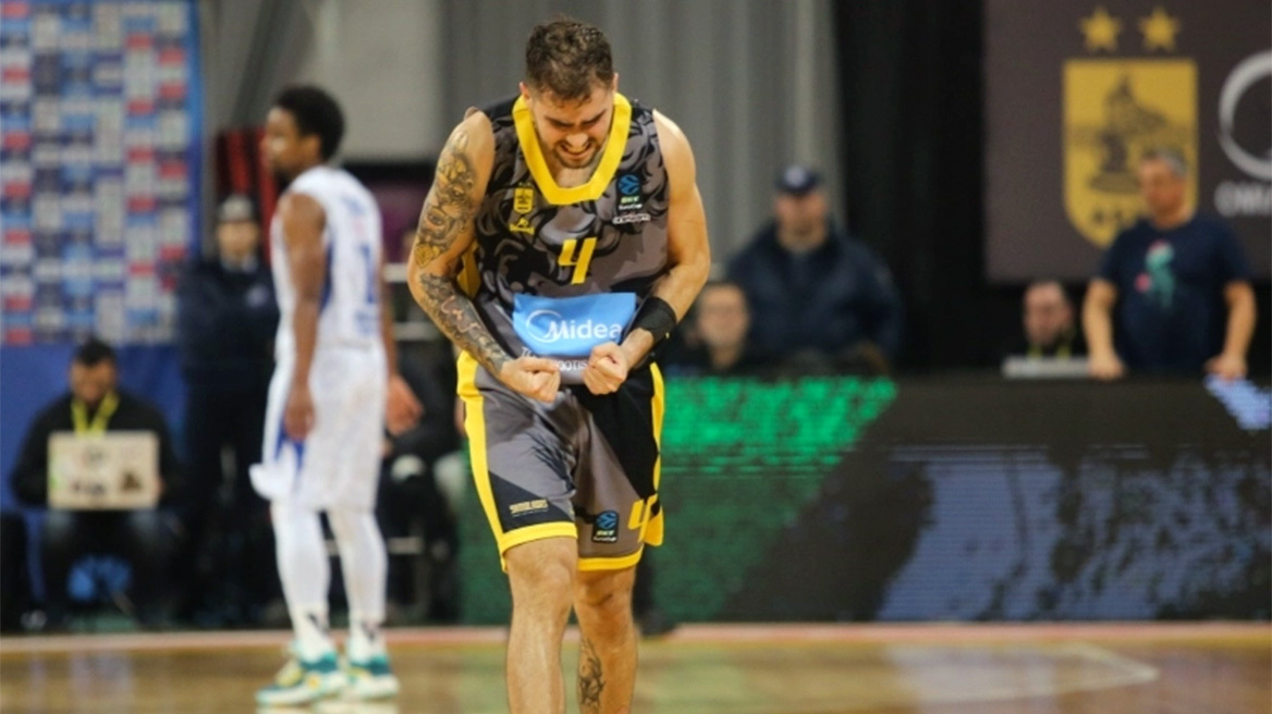 Σε δύσκολες έδρες δοκιμάζονται Άρης και Περιστέρι