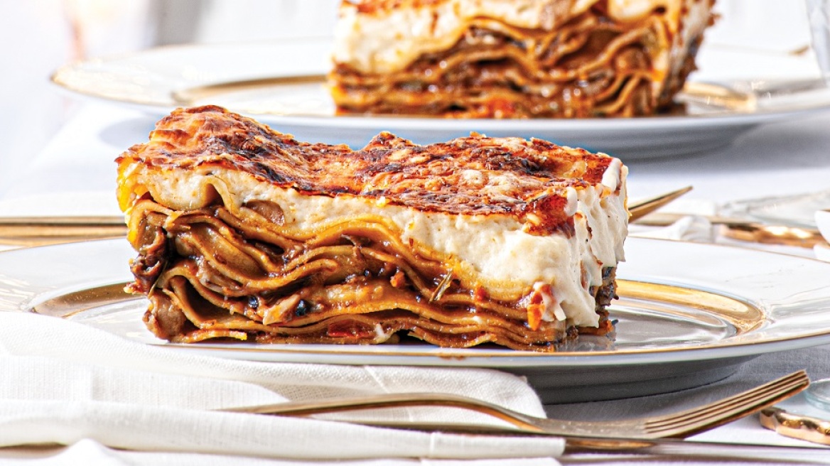 Λαζάνια με κιμά μανιταριών και μπεσαμέλ με μετσοβόνε