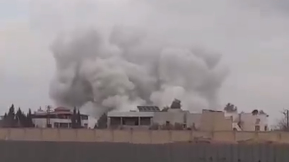 Νεκρός στρατιώτης και άλλοι 7 τραυματίες στους βομβαρδισμούς του Ισραήλ στη Συρία