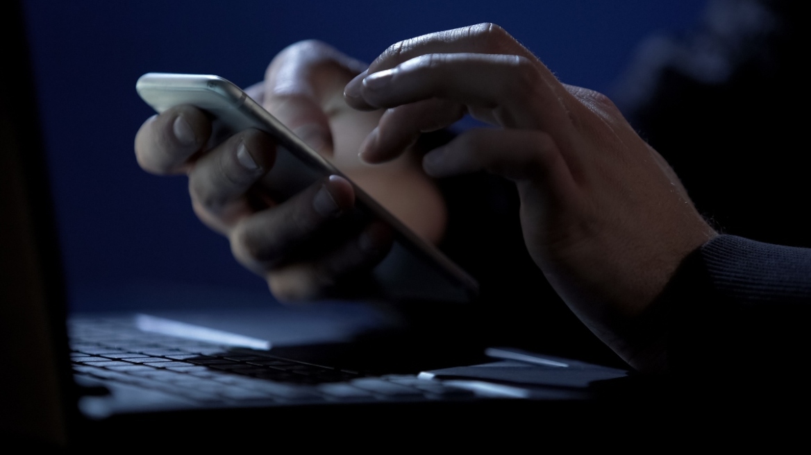 Γρεβενά: Συνελήφθη η «εισπράκτορας» συμμορίας που διαπράττει τηλεφωνικές απάτες