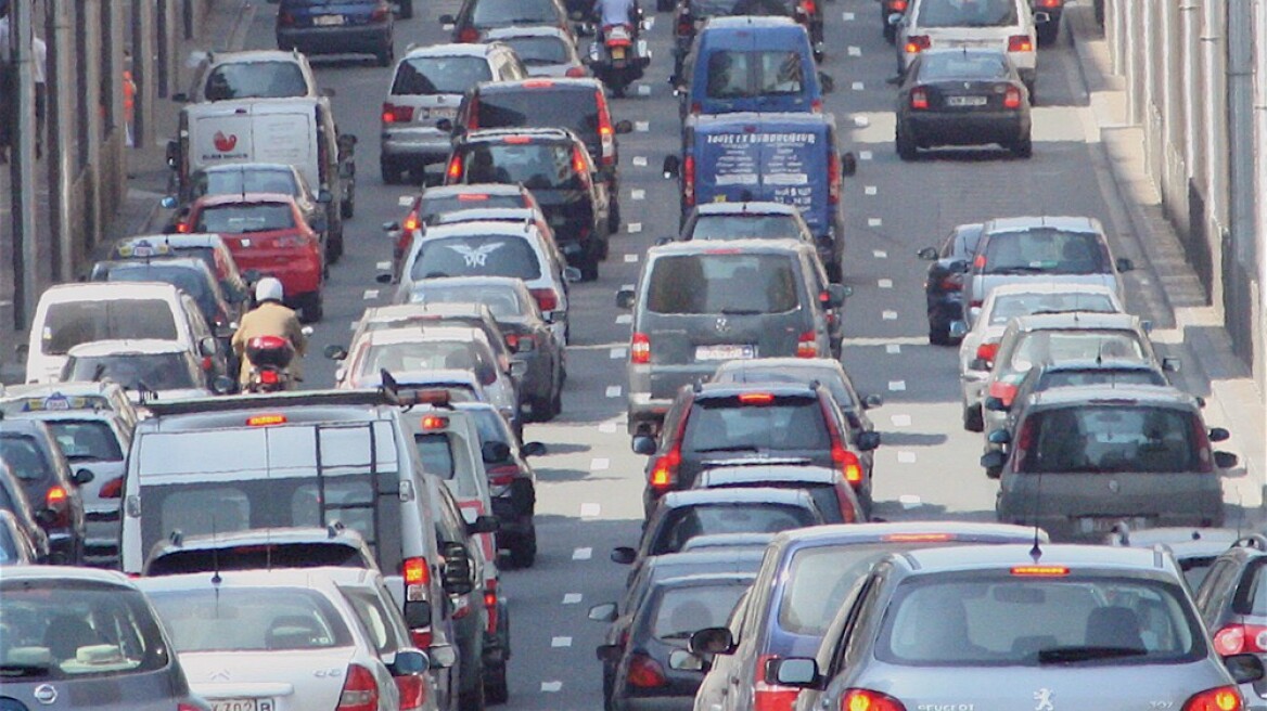 Κίνηση: Μεγάλο μποτιλιάρισμα σε Κηφισό και Αττική Οδό - Πού αλλού υπάρχουν προβλήματα