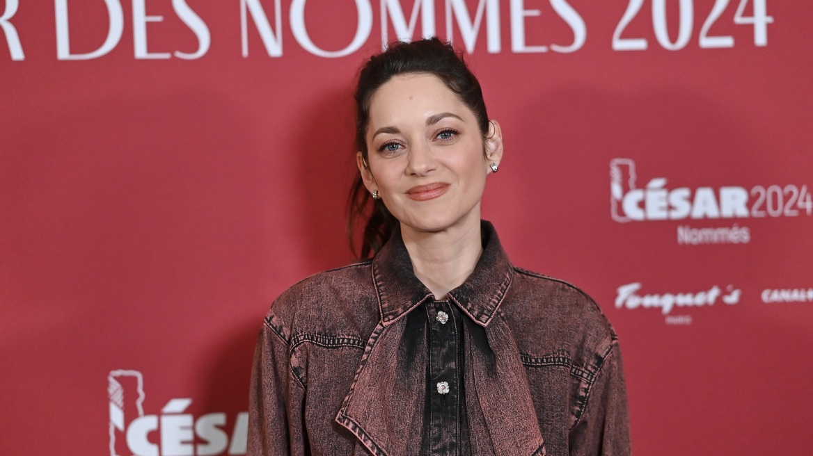 Μαριόν Κοτιγιάρ: Η εμφάνιση με τζιν σε επίσημο δείπνο 