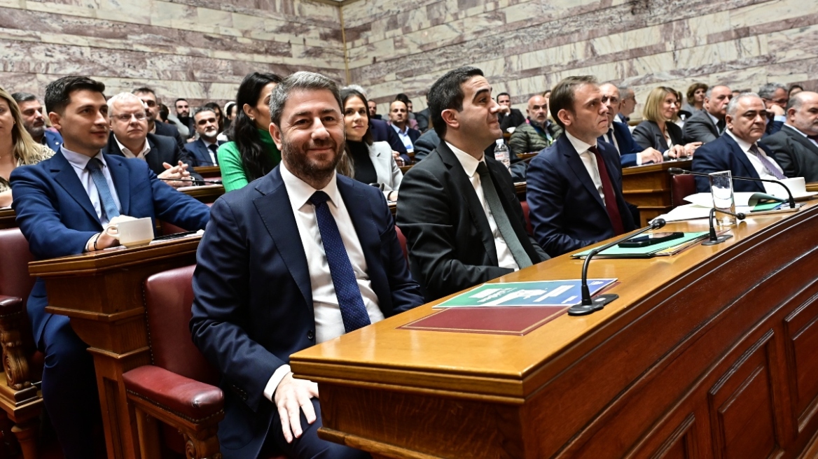 ΠΑΣΟΚ: Για τον γάμο των ομόφυλων ζευγαριών και τις αγροτικές κινητοποιήσεις συνεδριάζει η Κοινοβουλευτική Ομάδα