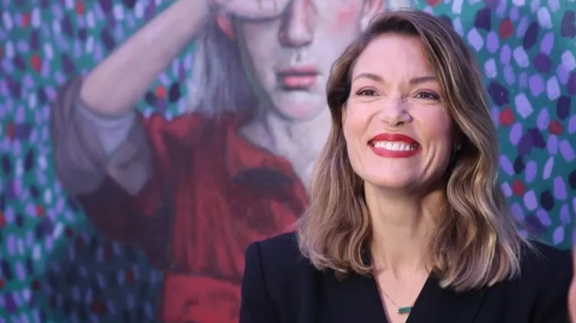 Βίκυ Καγιά: Η πρωινή βόλτα στην πόλη με το casual σύνολο