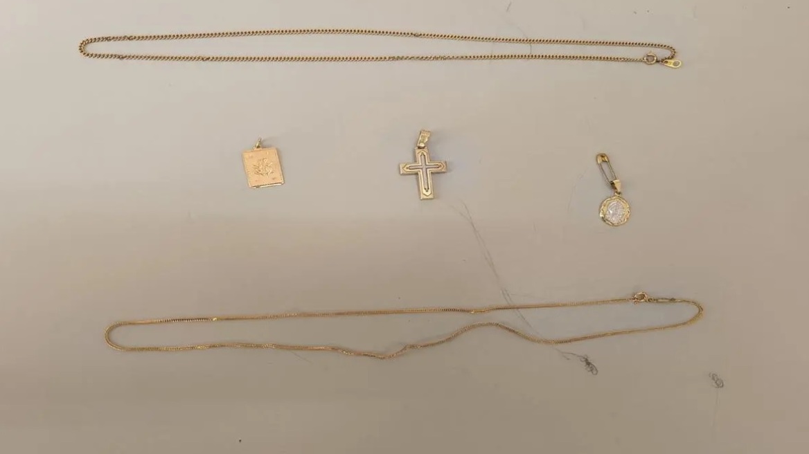 Φλώρινα: 59χρονη πήγε για επίσκεψη στο σπίτι φίλης της και έφυγε με κοσμήματά της