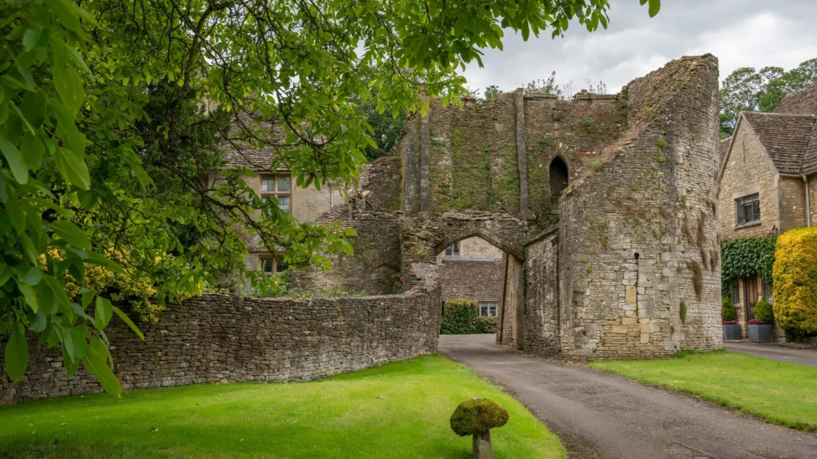 Διαμονή σε Κάστρα -Ταξίδι στην Ευρώπη με royalty taste