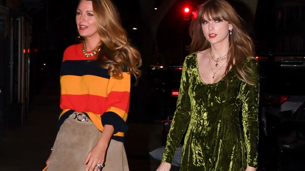 Taylor Swift και Blake Lively αποδεικνύουν στη διάρκεια του Super Bowl πόσο δυνατή είναι η φιλία τους 