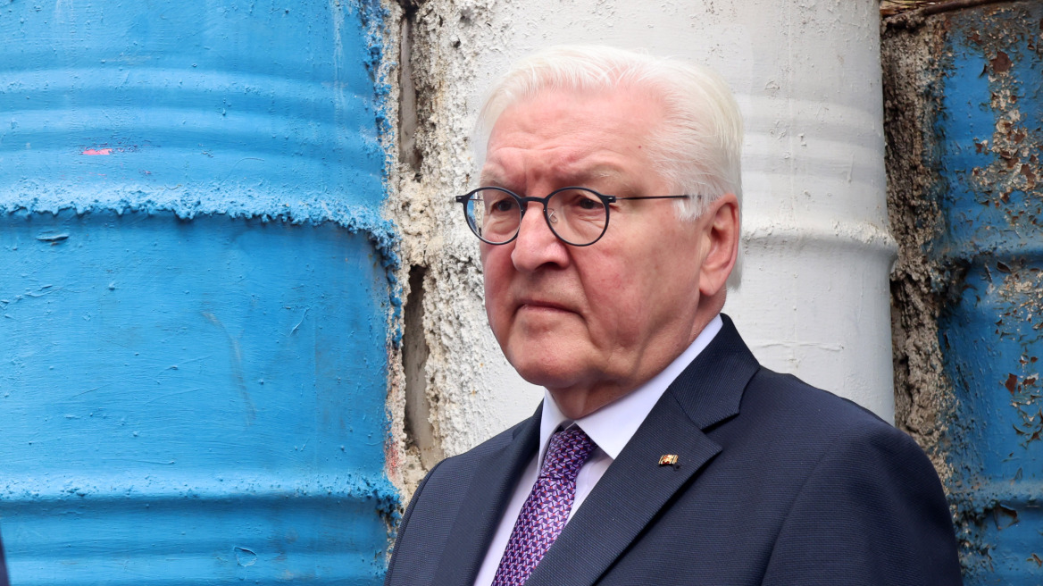 Κύπρος: Στη Λευκωσία κατά μήκος της Πράσινης Γραμμής περπάτησε ο Σταϊνμάιερ - Δείτε φωτογραφίες 