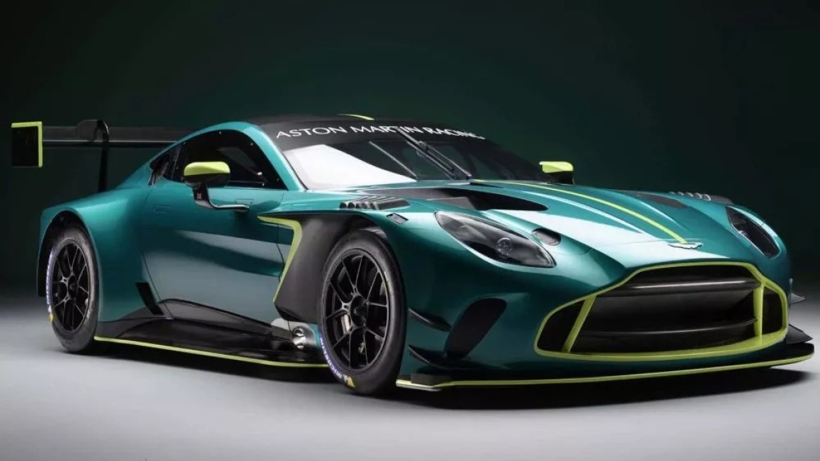 Η Aston Martin Vantage φορά αγωνιστική περιβολή