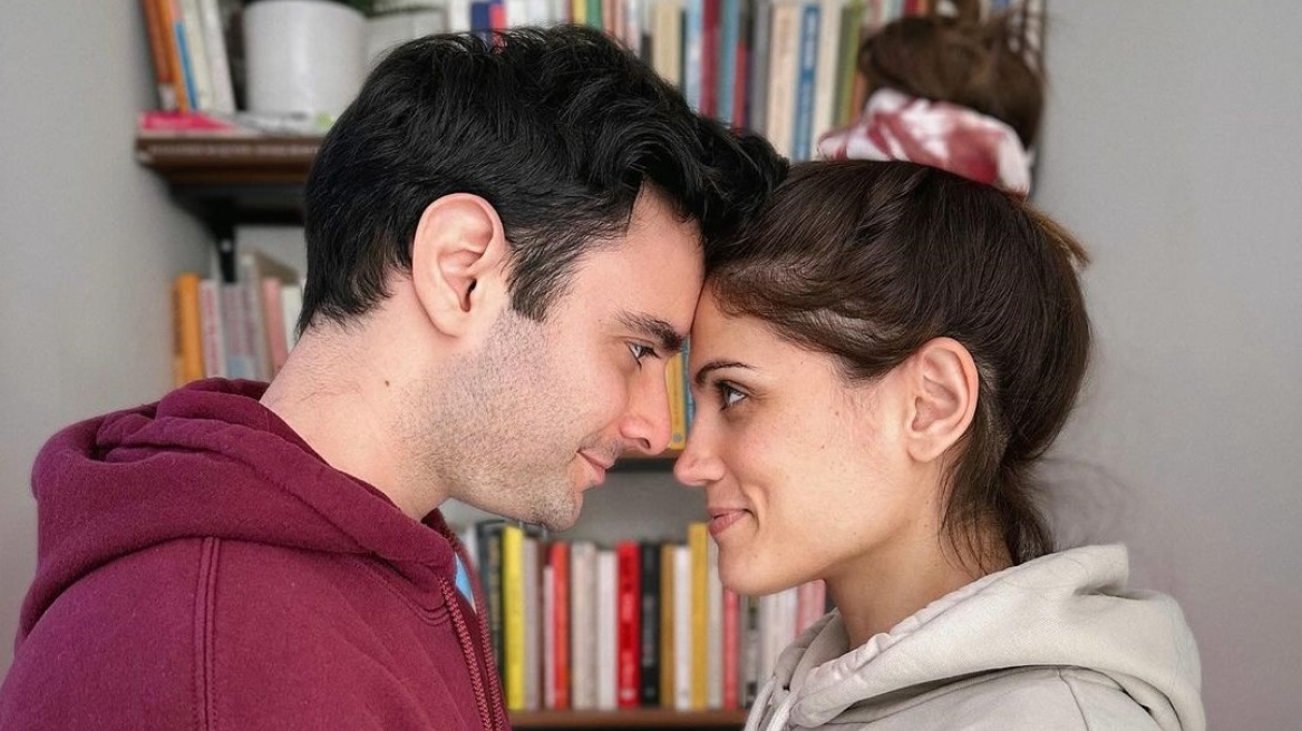 «Ευχές για καλού Αγίου Βαλεντίνου»: Η Μαίρη Συνατσάκη γιορτάζει τον έρωτα