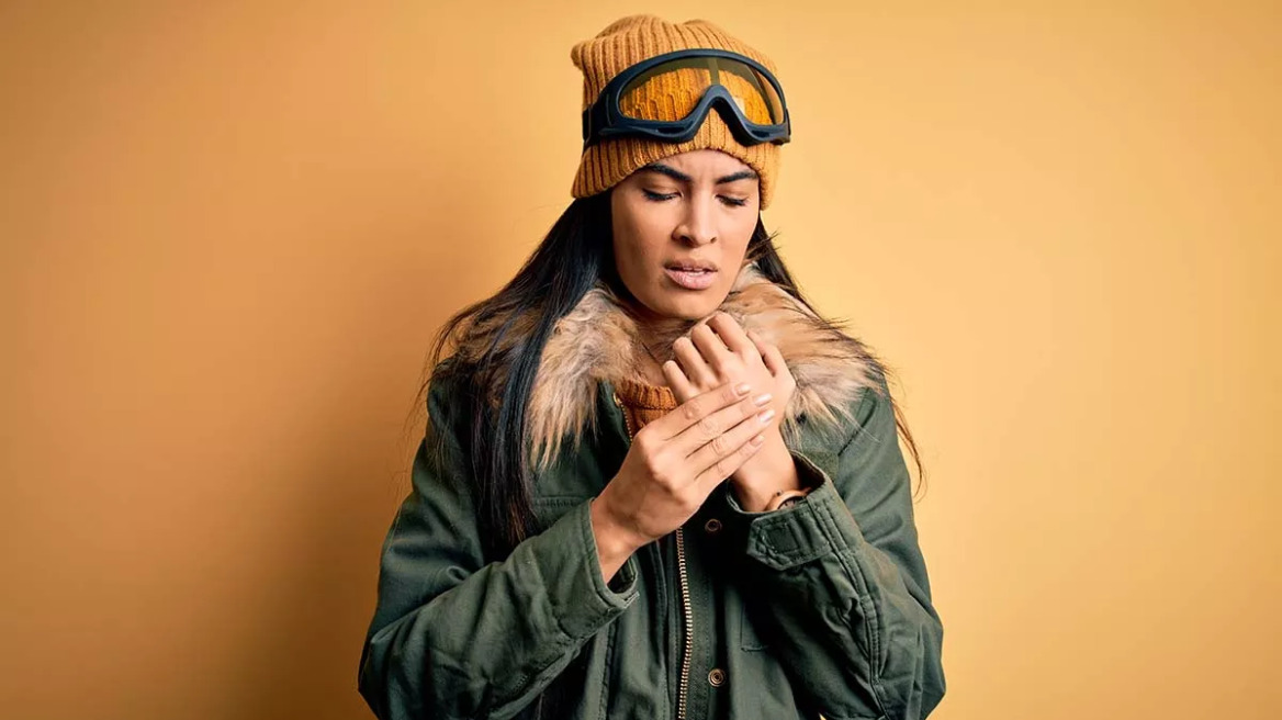 Φταίει μόνο το κρύο για τα παγωμένα χέρια; Ένας ειδικός δίνει ακόμη μία εξήγηση