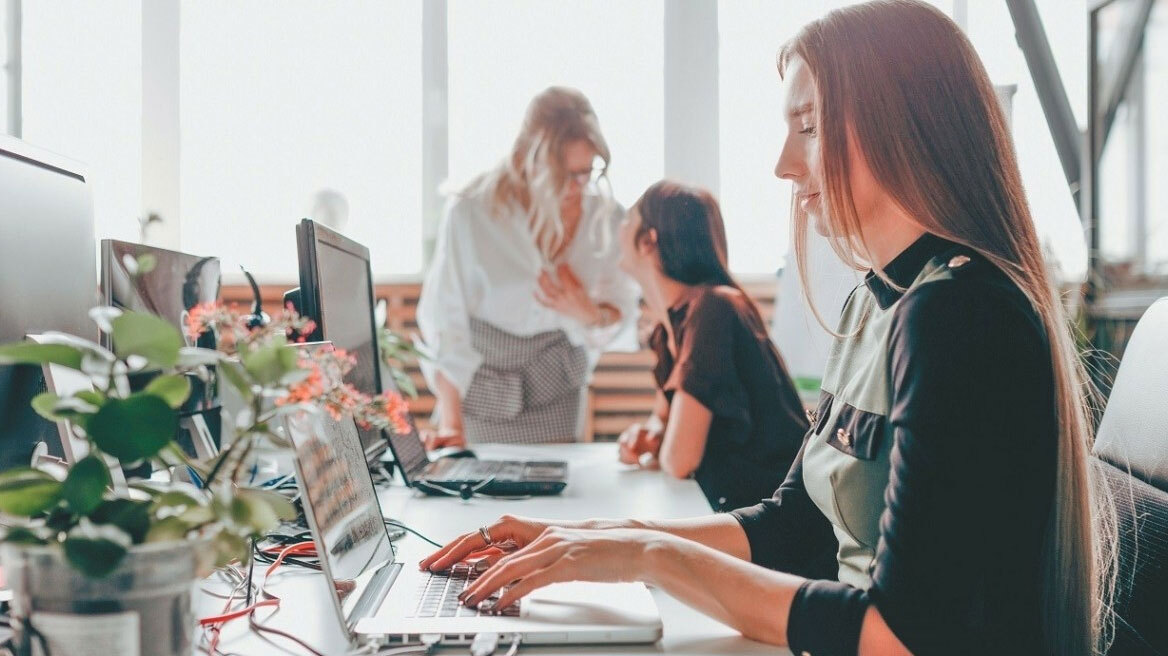 Ξεκινά η «μάχη» των μισθών – Πού θα κινηθούν οι αυξήσεις