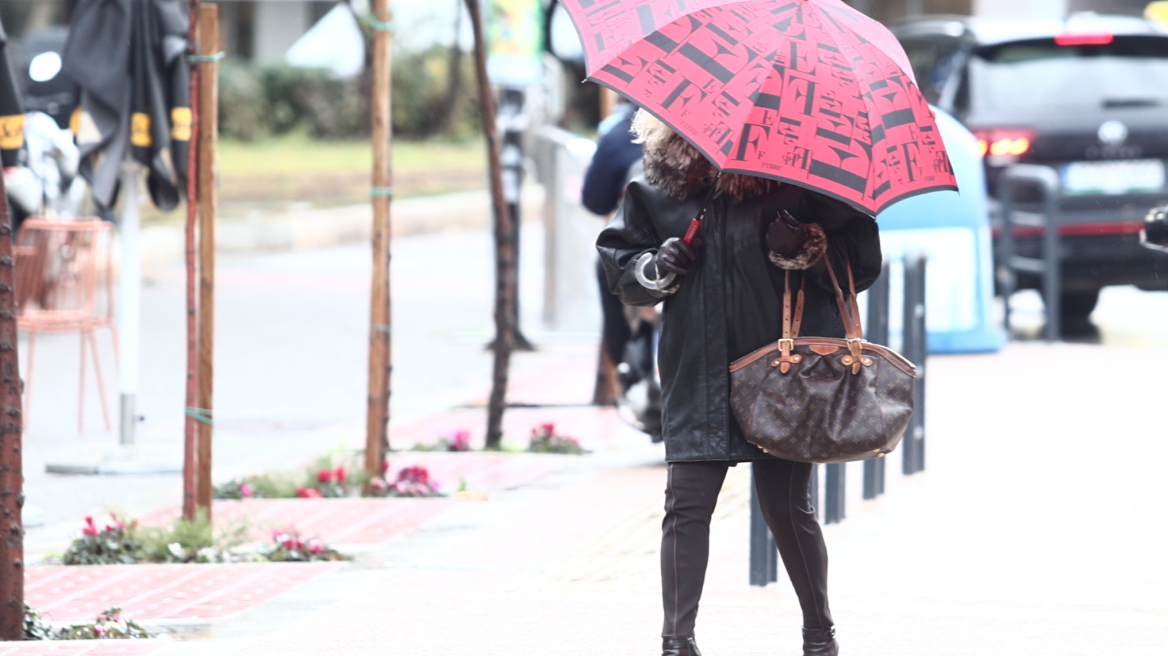 Καιρός: Πτώση της θερμοκρασίας με τοπικές βροχές μέχρι και την Πέμπτη - Έρχονται 20άρια μέσα στο Σαββατοκύριακο