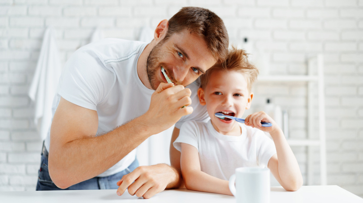 Αν θέλετε υγιή νεφρά πρέπει να βουρτσίζετε τα δόντια σας, λένε οι επιστήμονες