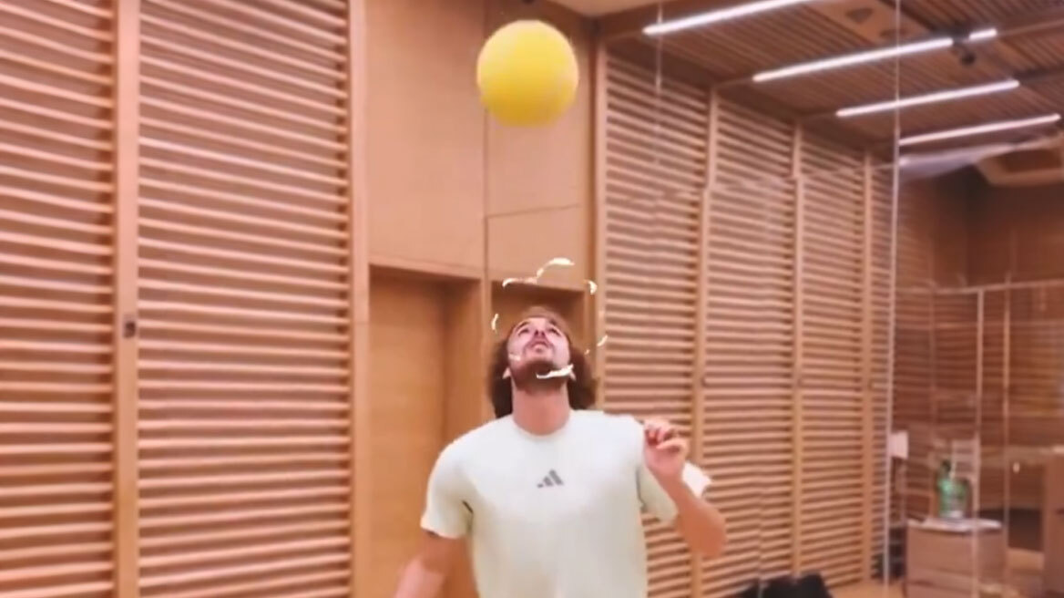 Στέφανος Τσιτσιπάς: Προσκάλεσε τον Τσιμίκα σε διαγωνισμό... κεφαλιάς - Βίντεο 