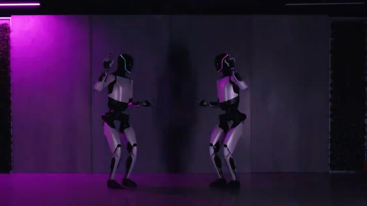 Video: Χωρίς να... ανατριχιάσουμε, ιδού το ρομπότ της Tesla που είναι έτοιμο 